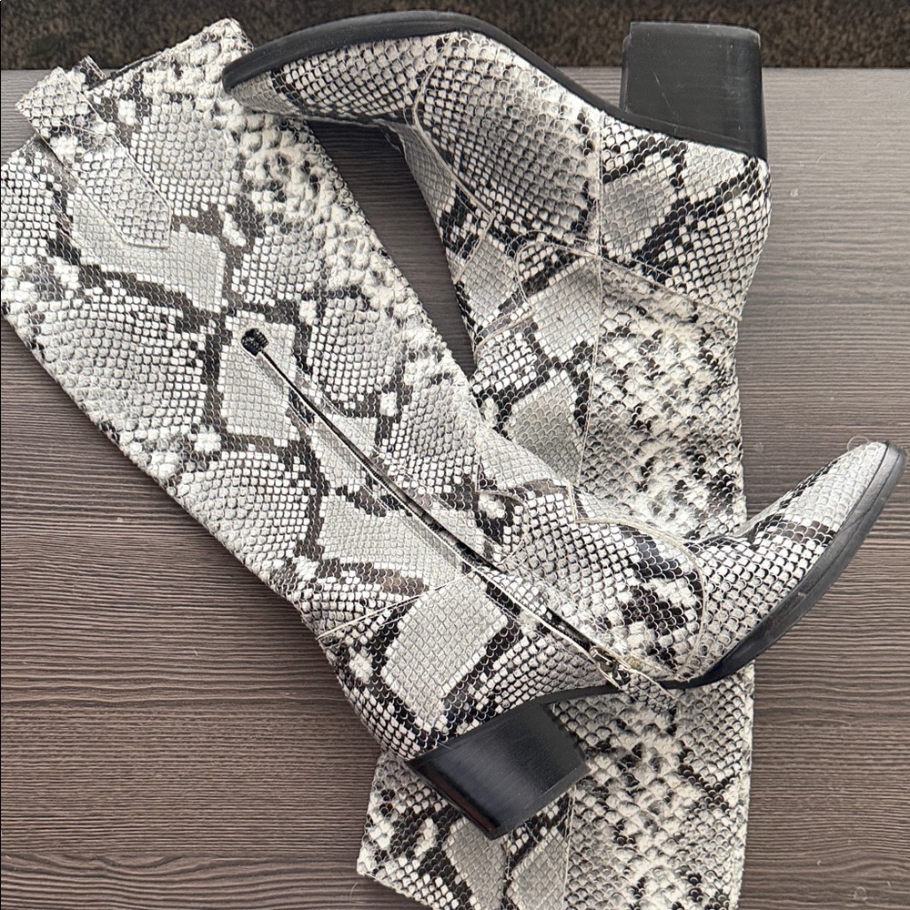 Alias Mae Black and Gray Snakeskin Heeled Boots